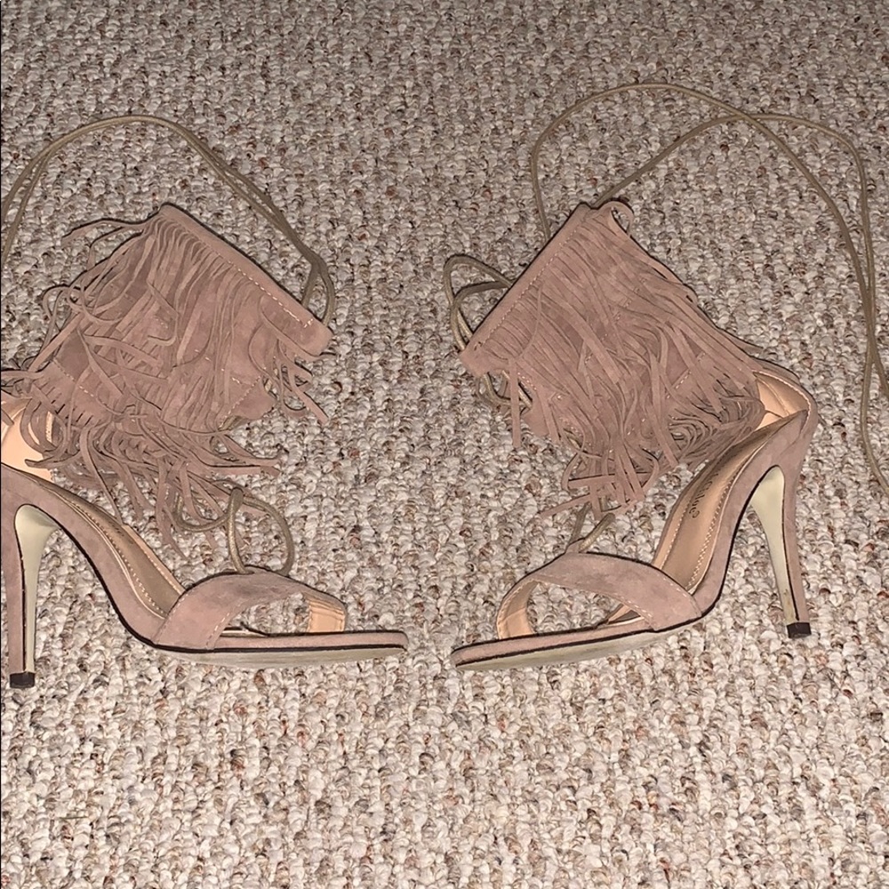 Chase & Chloe fringe lace up heels
